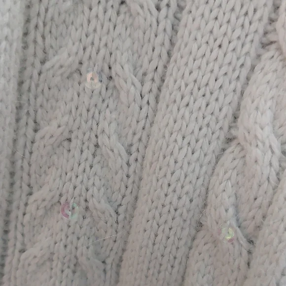 GAP Soft Cream Cable Knit Scarf - Picture 10 of 10